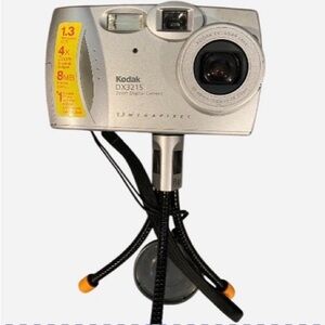Kodak DX3215 Silver Digital Camera with Tripod
